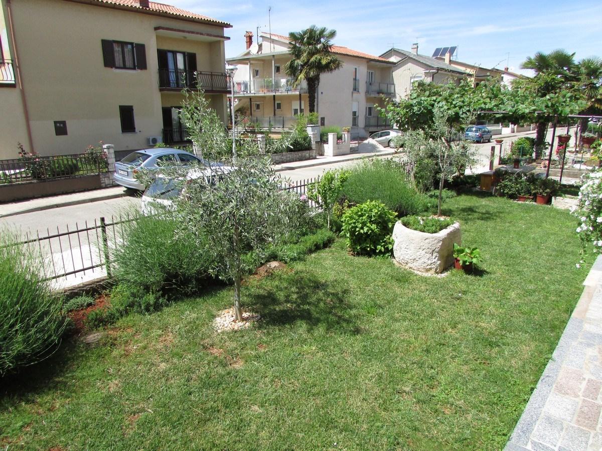 Mirela House With Apartment Umag Exteriör bild